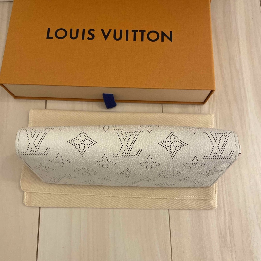 LOUIS VUITTON(ルイヴィトン)の値引き中❗️ルイヴィトン　LV マヒナ　ジッピー・ウォレット レディースのファッション小物(財布)の商品写真