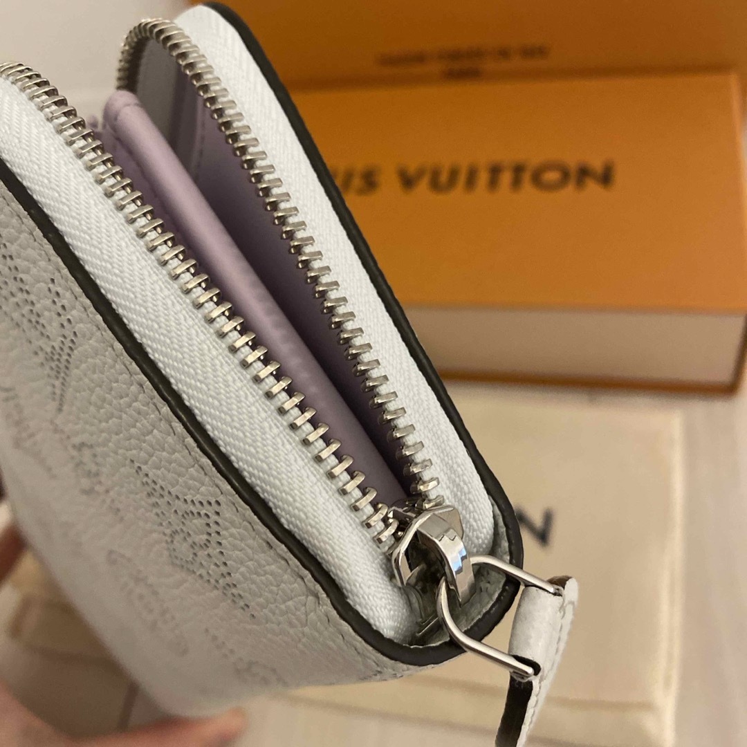 LOUIS VUITTON(ルイヴィトン)の値引き中❗️ルイヴィトン　LV マヒナ　ジッピー・ウォレット レディースのファッション小物(財布)の商品写真