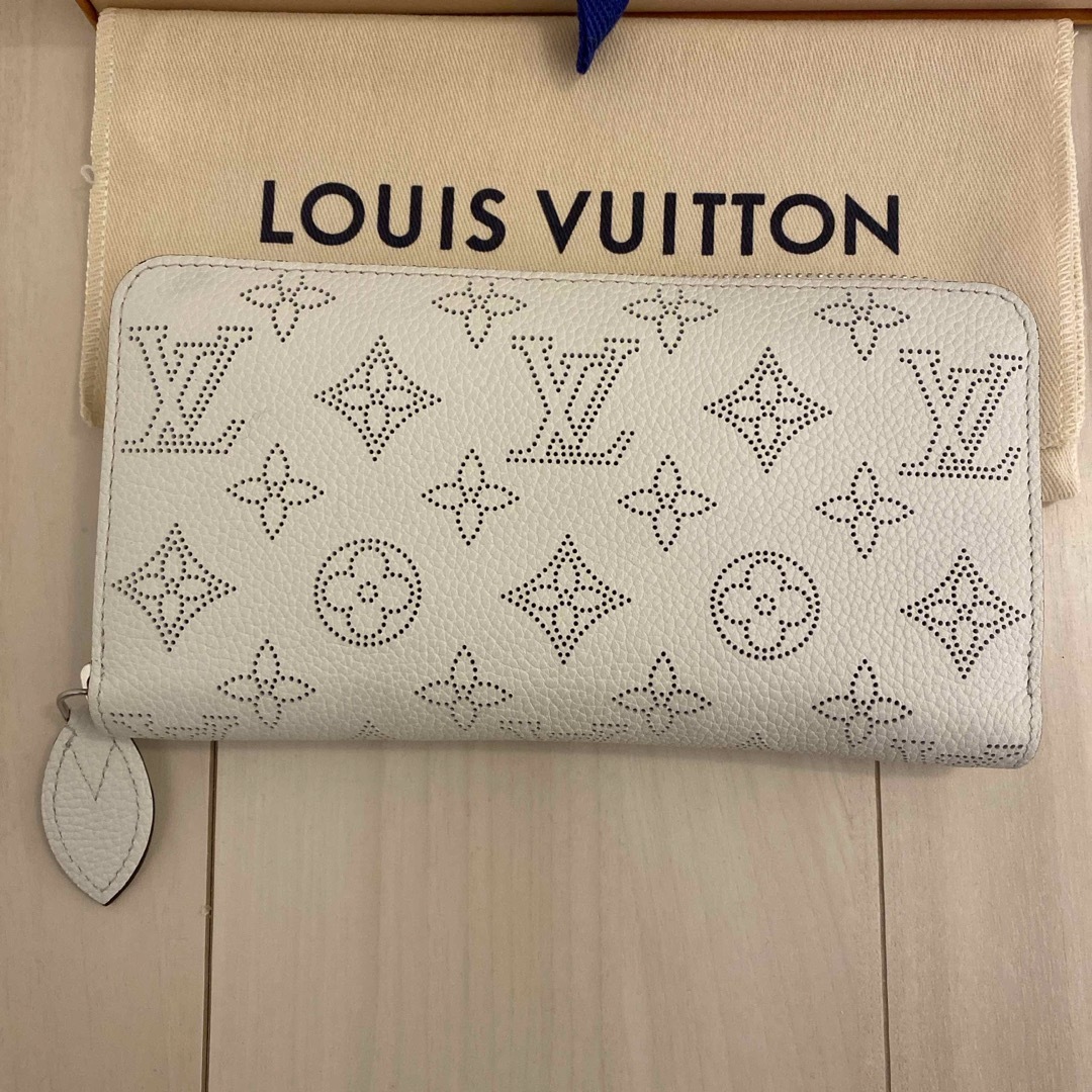 LOUIS VUITTON(ルイヴィトン)の値引き中❗️ルイヴィトン　LV マヒナ　ジッピー・ウォレット レディースのファッション小物(財布)の商品写真