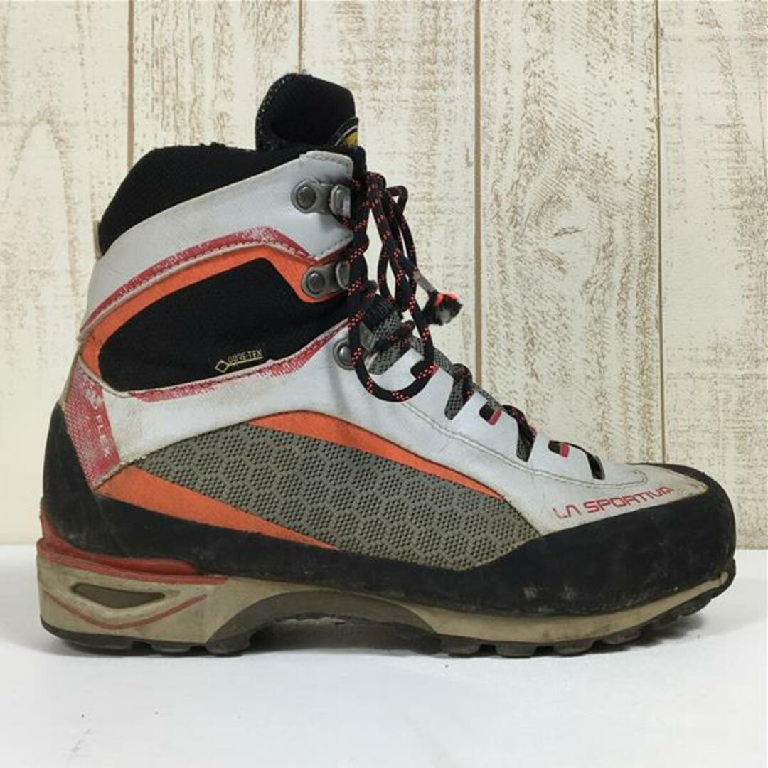 LA SPORTIVA(スポルティバ)のWOMENs 24.3cm  スポルティバ トランゴ タワー ゴアテックス ウーマン Trango Tower GTX Women マウンテニアリングシューズ アルパインブーツ SPORTIVA 21B Light Grey / Berry グレー系 レディースのファッション小物(その他)の商品写真