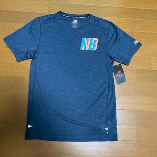 ニューバランス(New Balance)のニューバランス Impact グラフィックショートスリーブ メンズTシャツ(Tシャツ/カットソー(半袖/袖なし))