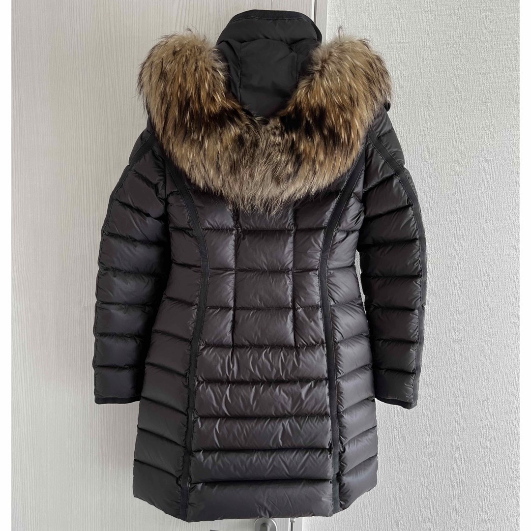 MONCLER(モンクレール)のモンクレール エルミファー  レディースのジャケット/アウター(ダウンコート)の商品写真