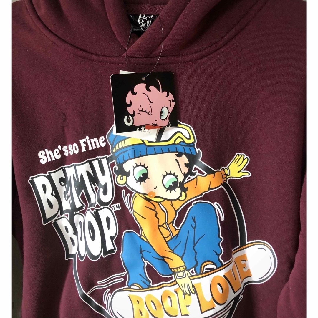 Betty Boop(ベティブープ)のベティちゃんボルドー可愛い☆フードつきパーカー新品タグ付き期間限定お値下しました レディースのトップス(パーカー)の商品写真