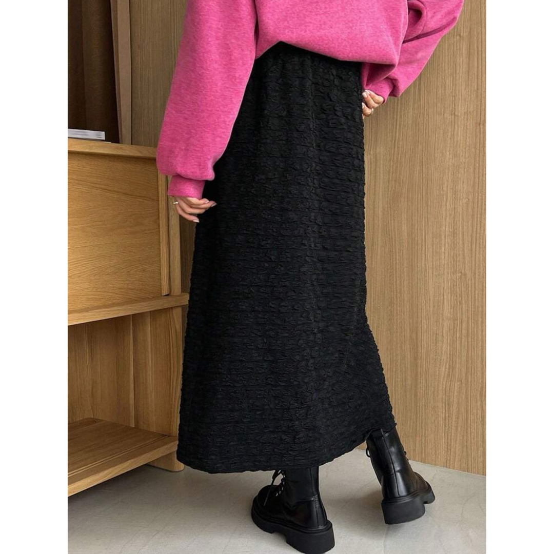 ブラック　スプリッドバック　ロングスカート レディースのスカート(ロングスカート)の商品写真