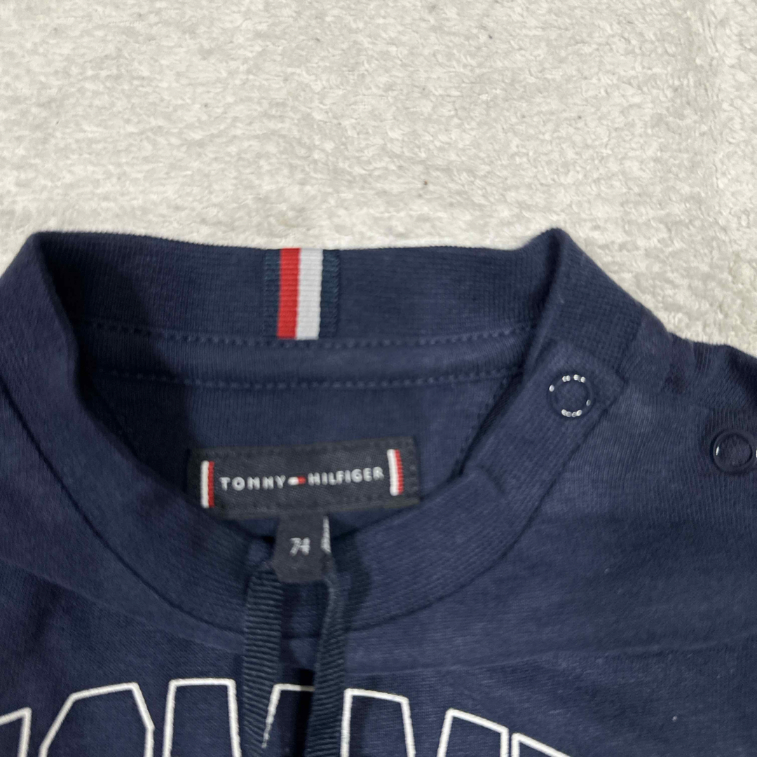 TOMMY HILFIGER(トミーヒルフィガー)の【新品未使用タグあり】TOMMY HILFIGER  BABY74cm Tシャツ キッズ/ベビー/マタニティのベビー服(~85cm)(Ｔシャツ)の商品写真