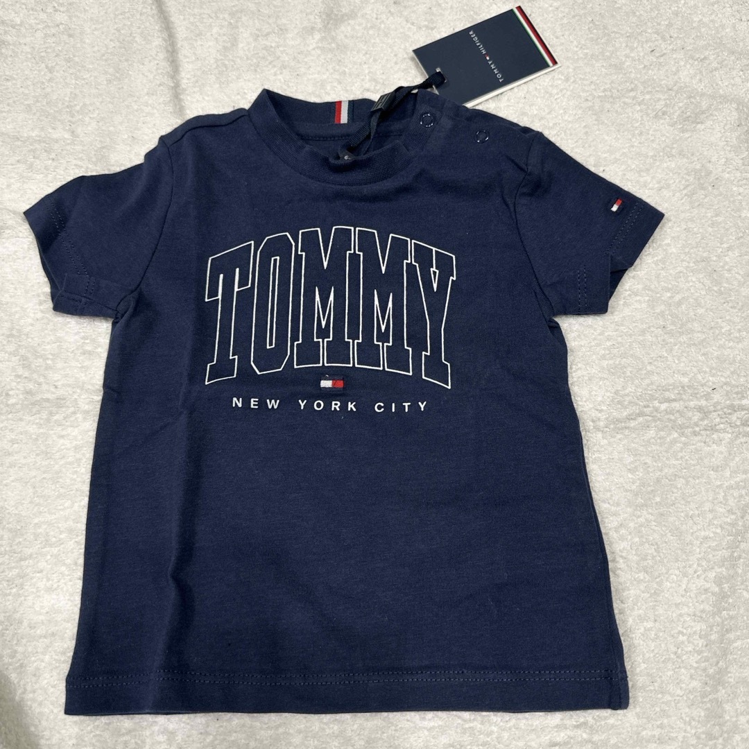 TOMMY HILFIGER(トミーヒルフィガー)の【新品未使用タグあり】TOMMY HILFIGER  BABY74cm Tシャツ キッズ/ベビー/マタニティのベビー服(~85cm)(Ｔシャツ)の商品写真