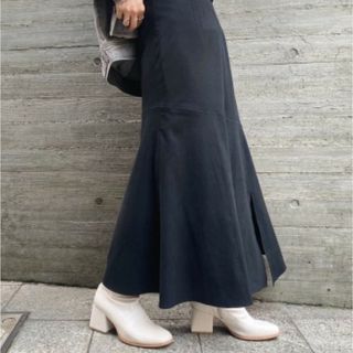 ページボーイ(PAGEBOY)のPAGEBOY クリア スエード マーメイド スカート Ｍサイズ 美品 ブラック(ロングスカート)