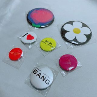 MARC JACOBS(バッジ/ピンバッジ)のフリマアイテム一覧 MARC JACOBS(バッジ/ピンバッジ)のフリマアイテム一覧