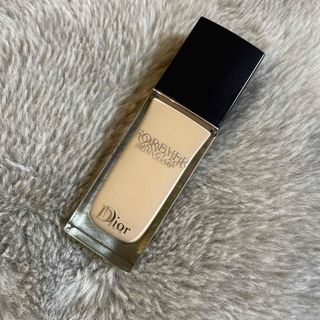 ディオール(Dior)のディオールスキンフォーエヴァーフルイドグロウ　リキッドファンデーション　DIOR(ファンデーション)