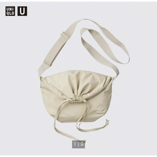 ユニクロ(UNIQLO)の新品　ユニクロU 2023秋冬 ドローストリングバッグ（スモール）ナチュラル(ショルダーバッグ)