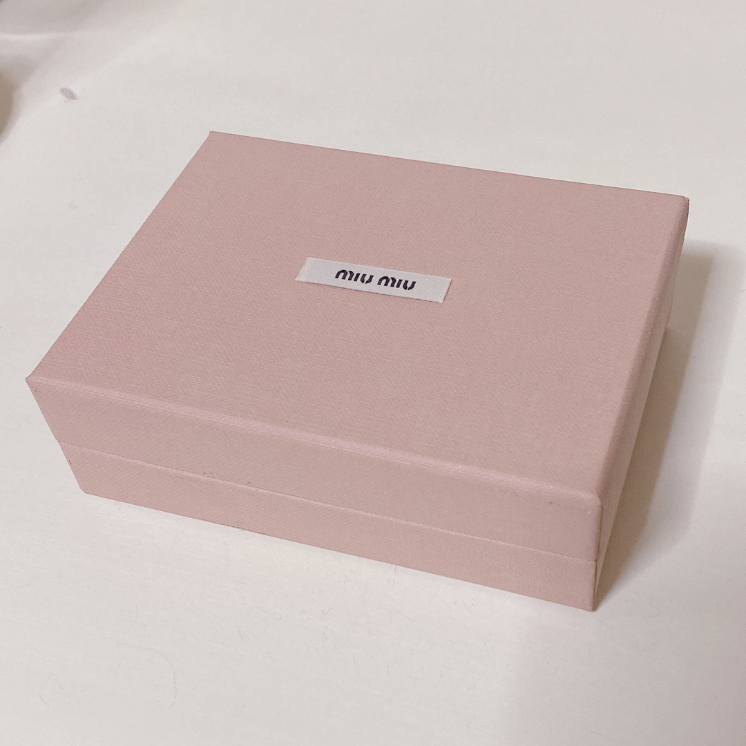 miumiu(ミュウミュウ)のmiumiu 空箱 レディースのバッグ(ショップ袋)の商品写真