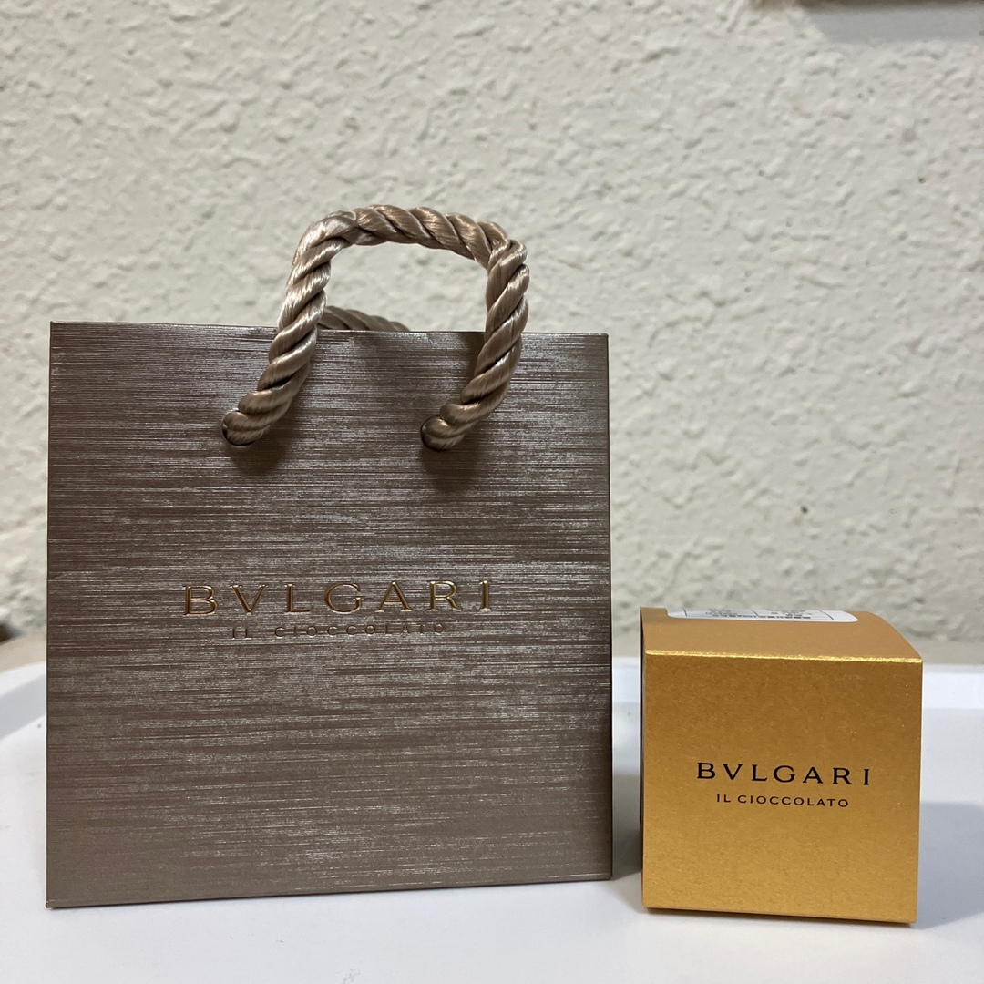 BVLGARI(ブルガリ)のブルガリ　ショッパー　(チョコレート空箱) レディースのバッグ(ショップ袋)の商品写真