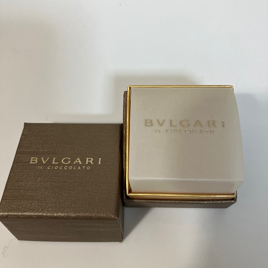 BVLGARI(ブルガリ)のブルガリ　ショッパー　(チョコレート空箱) レディースのバッグ(ショップ袋)の商品写真