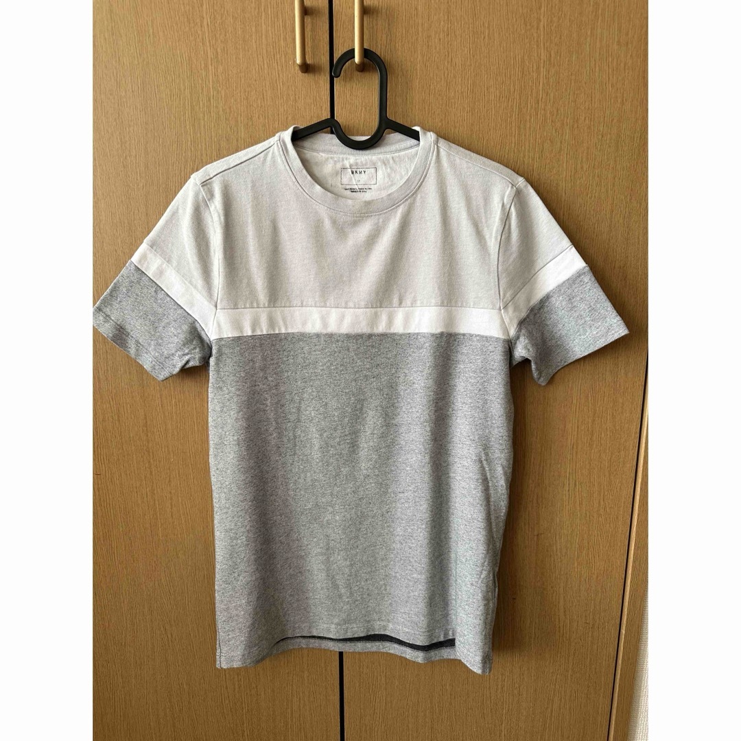 DKNY(ダナキャランニューヨーク)のDKNY Tシャツ　Sサイズ レディースのトップス(Tシャツ(半袖/袖なし))の商品写真