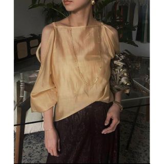 MEDI SHEER OFF SHOULDER BLOUSE