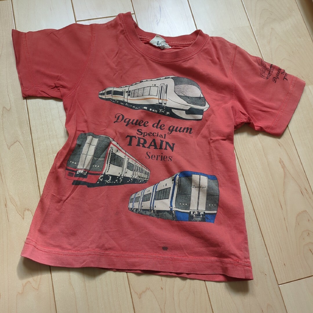 100　電車　半袖　Ｔシャツ　赤　100cm キッズ/ベビー/マタニティのキッズ服男の子用(90cm~)(Tシャツ/カットソー)の商品写真