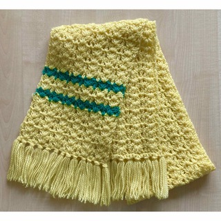 手編み マフラー 毛糸 かぎ針編み 黄色に緑ライン ハンドメイド(マフラー/ストール)