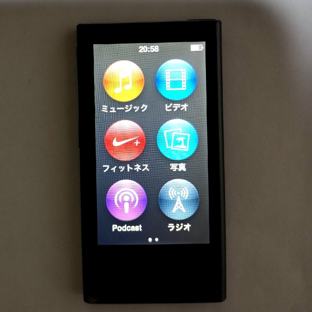 iPod(アイポッド)のiPod Nano 16GB ME971J/A スペースグレイ スマホ/家電/カメラのオーディオ機器(ポータブルプレーヤー)の商品写真