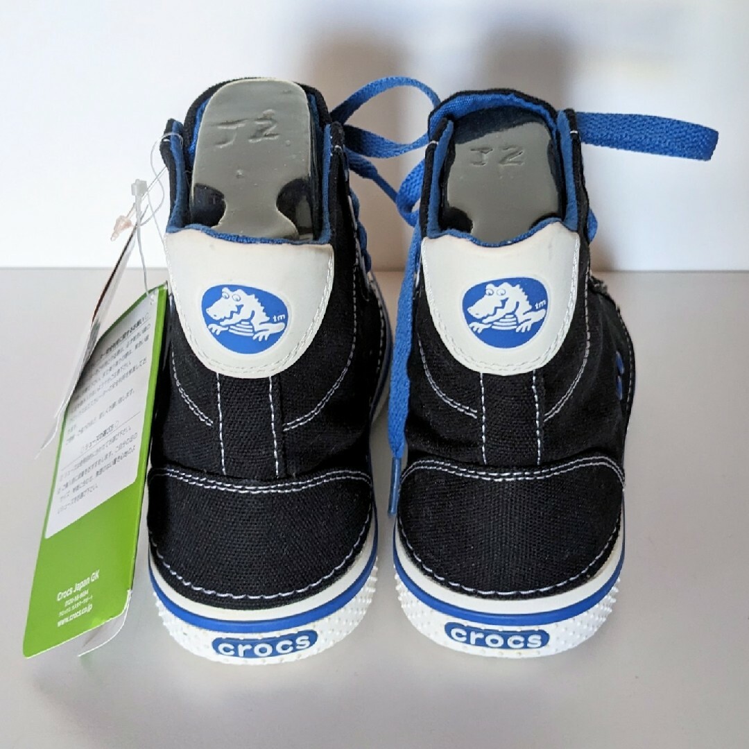 crocs(クロックス)の新品 crocs 20cm ハイカット スニーカー キッズ/ベビー/マタニティのキッズ靴/シューズ(15cm~)(スニーカー)の商品写真