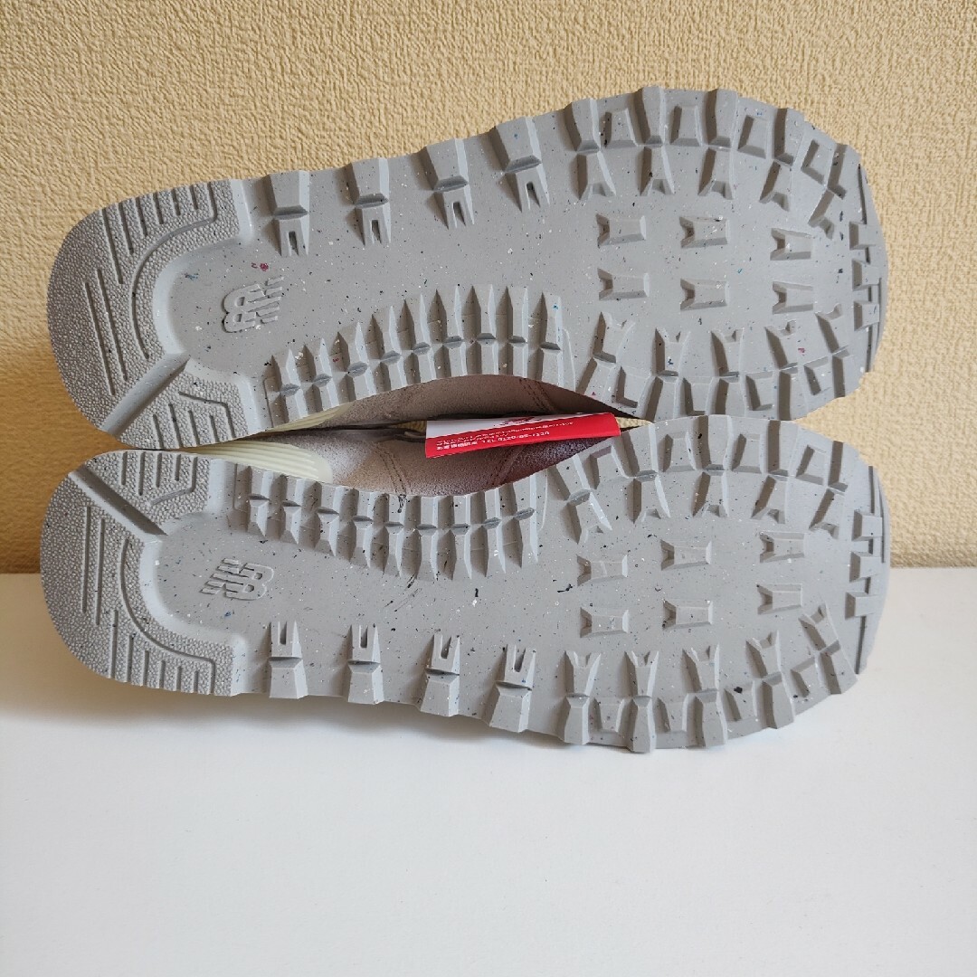 574（New Balance）(ゴーナナヨン)の【新品】ニューバランス U574FOG オフホワイト 27.5cm メンズの靴/シューズ(スニーカー)の商品写真