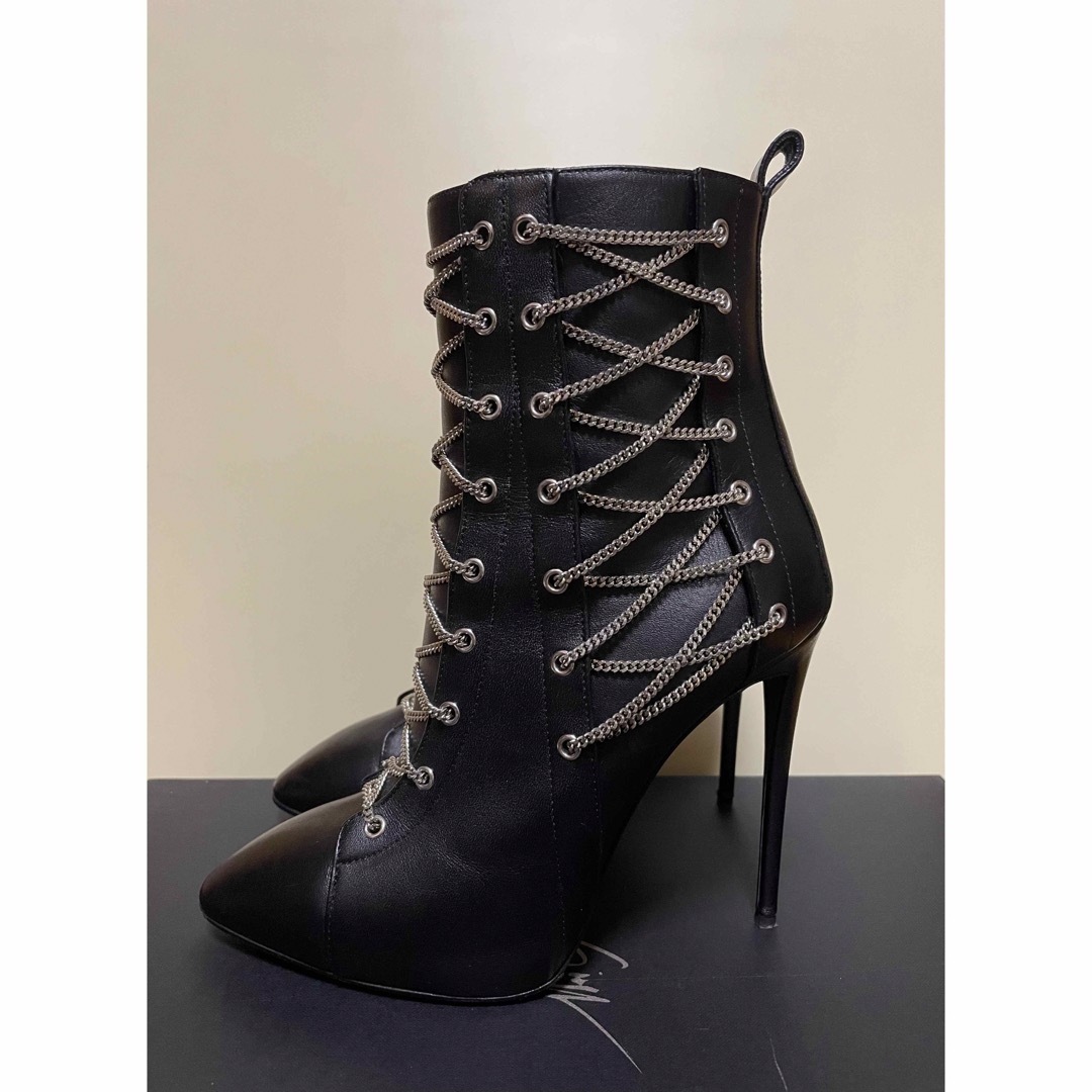 GIUZEPPE ZANOTTI(ジュゼッペザノッティ)の美品　ジュゼッペザノッティ　ショートブーツ　37 レディースの靴/シューズ(ブーツ)の商品写真