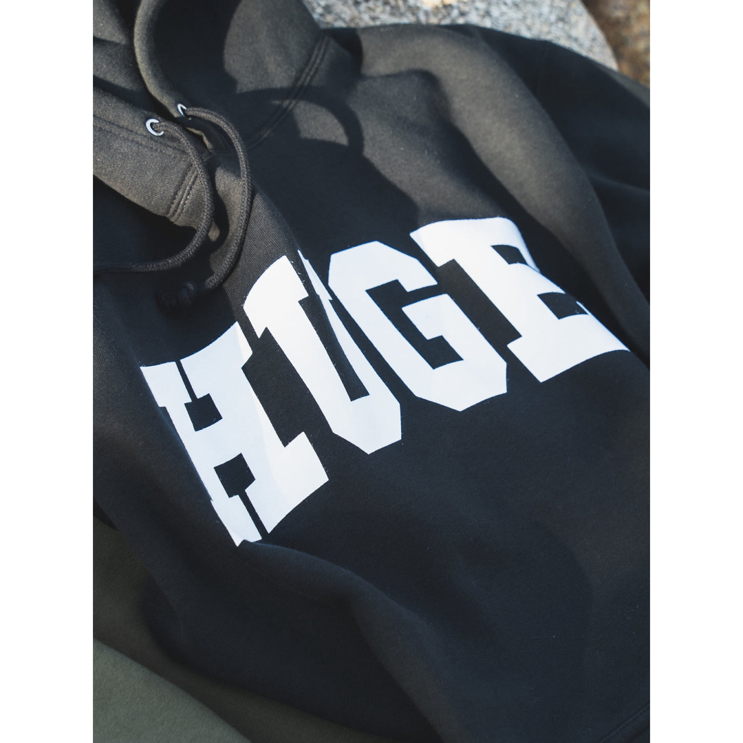 deps(デプス)のdeps HUGE LOGO HOODIE デプス オリーブ LL 新品未使用 スポーツ/アウトドアのフィッシング(ウエア)の商品写真