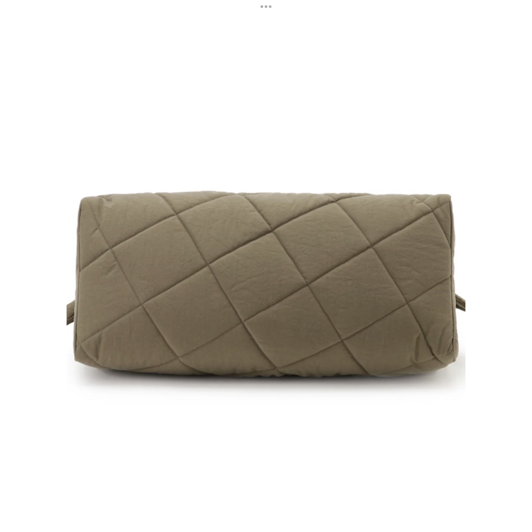 LUDLOW(ラドロー)のラドロー　quilted clutch オリーブ　ludlow キルティング レディースのバッグ(クラッチバッグ)の商品写真