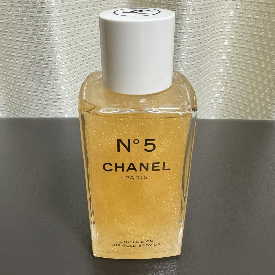 CHANEL(シャネル)のシャネル N°5 ザ ゴールド ボディ オイル(限定品) コスメ/美容のボディケア(ボディオイル)の商品写真