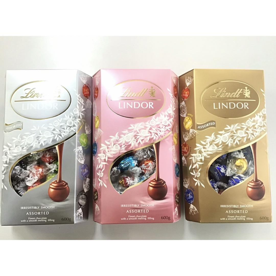 Lindt(リンツ)のコストコ　リンツ リンドール　チョコレート  9種18個 お菓子  食品/飲料/酒の食品(菓子/デザート)の商品写真