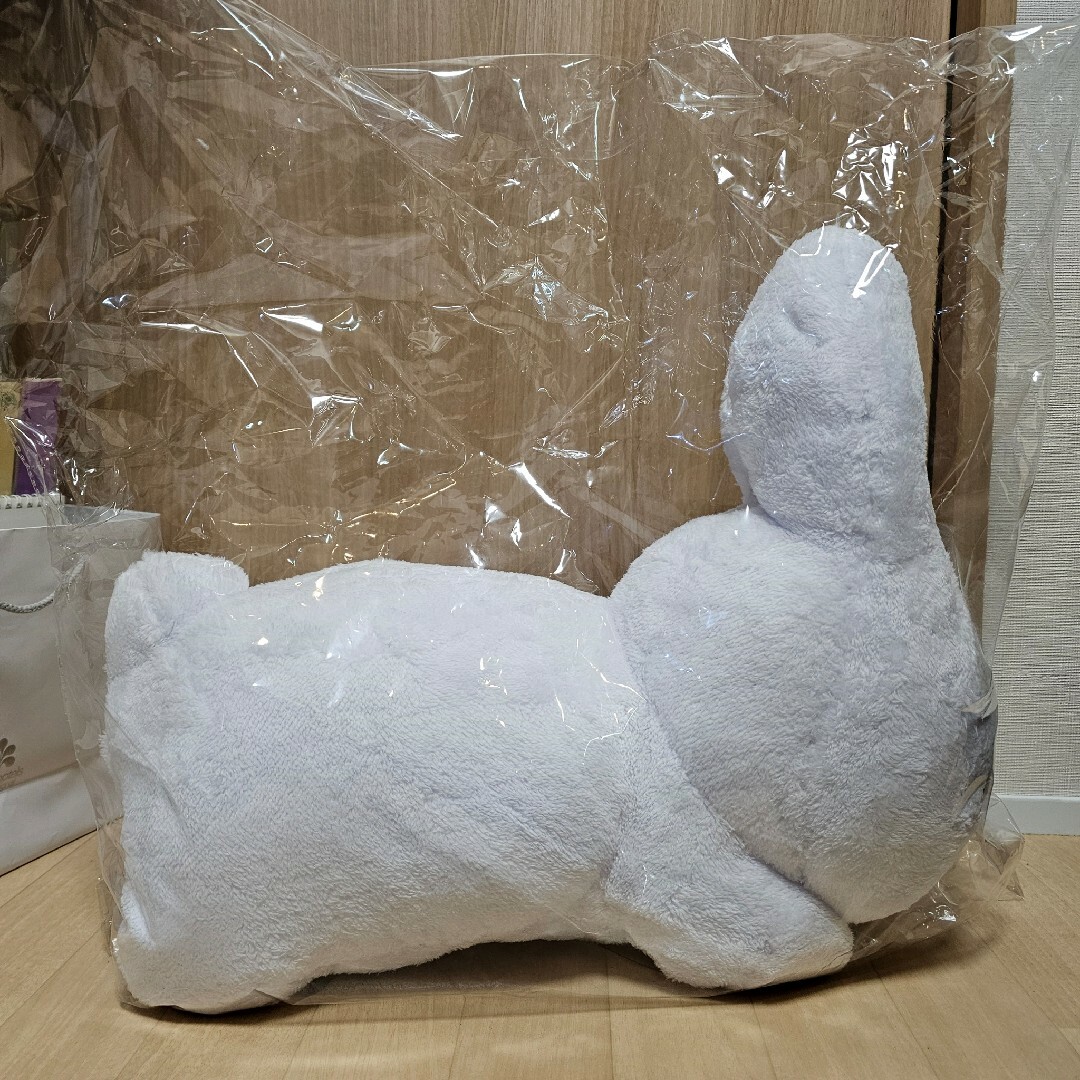 miffy(ミッフィー)の【azuki様専用】ミッフィータイトーくじA賞　特大サイズぬいぐるみうさぎ エンタメ/ホビーのおもちゃ/ぬいぐるみ(ぬいぐるみ)の商品写真