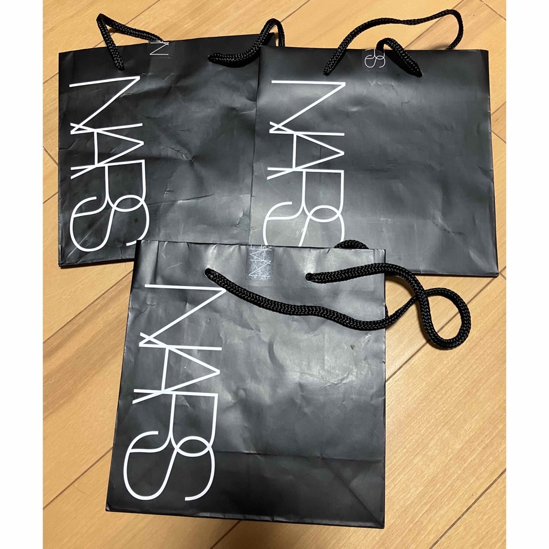 NARS(ナーズ)の匿名配送　NARS紙袋３枚　ショッパー　ショップ袋　クーポン消化　消費 レディースのバッグ(ショップ袋)の商品写真