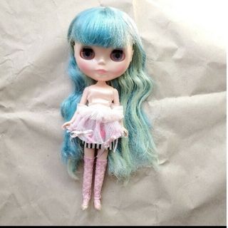 中古に慣れた方でお願いしますカスタム　リカちゃん　ボディはピュアニーモＸＳ　各種ハンドパーツと体操着付