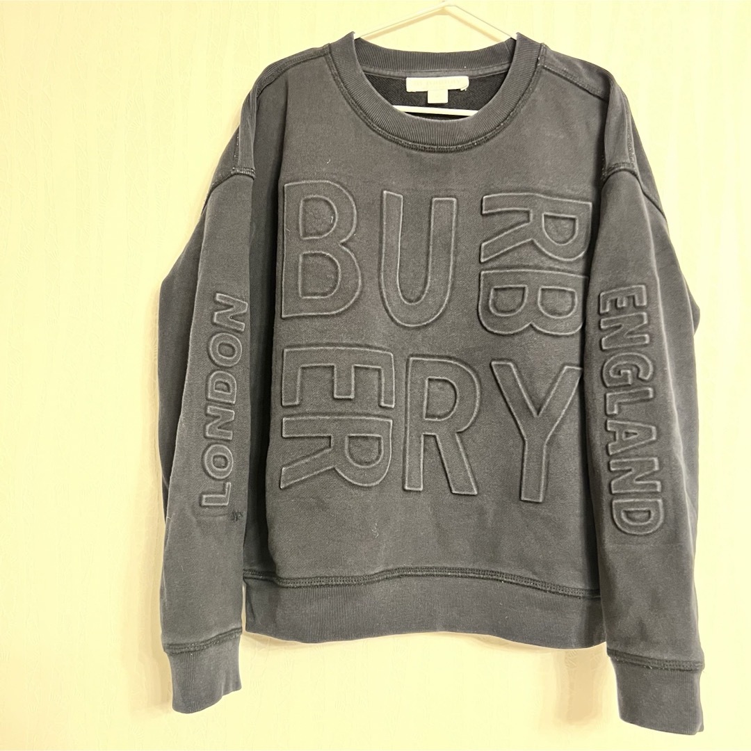 BURBERRY(バーバリー)のバーバリー チルドレン トレーナー 8y 130 135 140 黒 エンボス キッズ/ベビー/マタニティのキッズ服男の子用(90cm~)(Tシャツ/カットソー)の商品写真