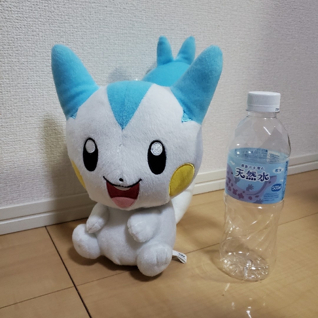 ポケモン(ポケモン)のポケモン　ぬいぐるみ　パチリス　つれてってでっかいぬいぐるみ エンタメ/ホビーのおもちゃ/ぬいぐるみ(ぬいぐるみ)の商品写真