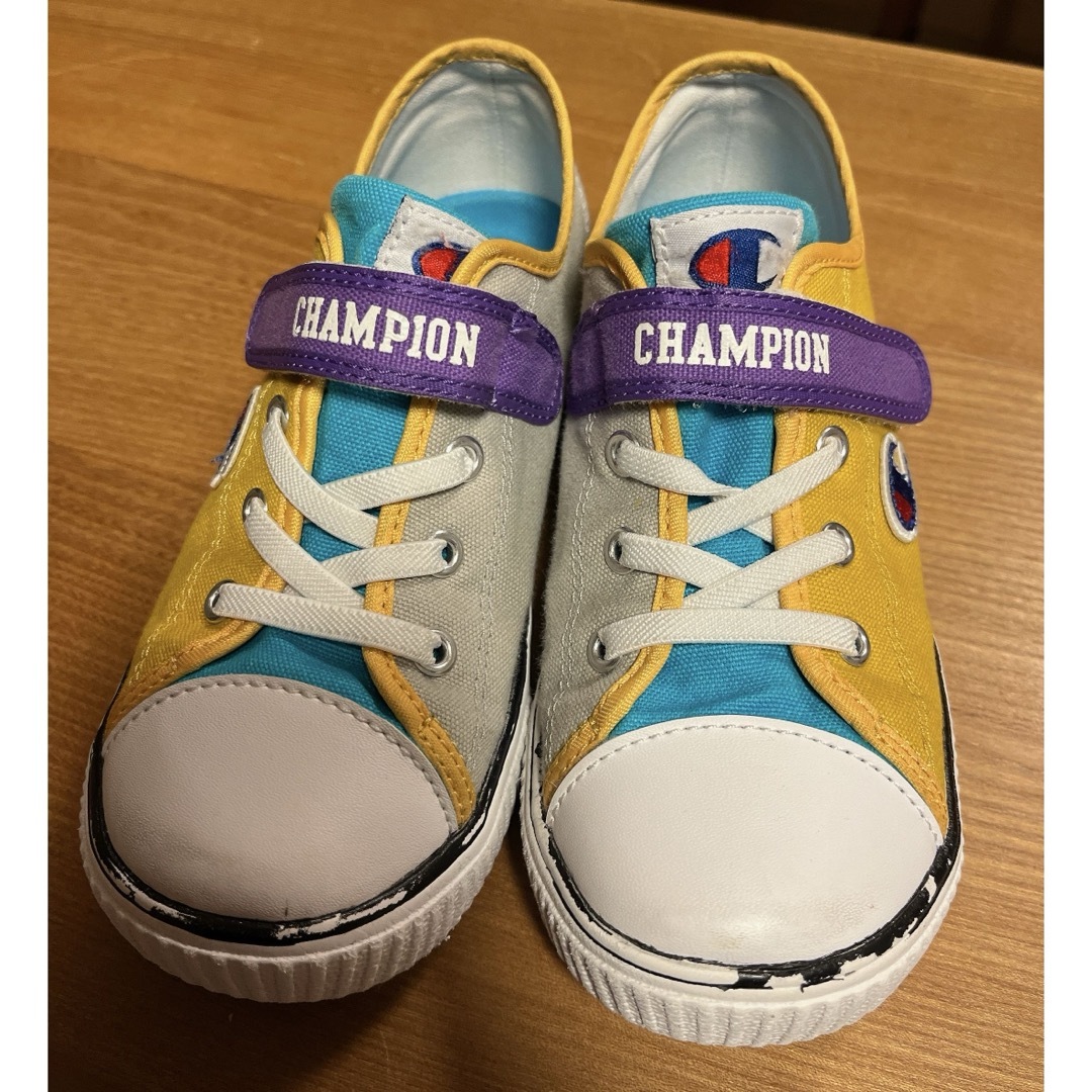 Champion(チャンピオン)のCHAMPION チャンピオン　靴　19センチ キッズ/ベビー/マタニティのキッズ靴/シューズ(15cm~)(スニーカー)の商品写真