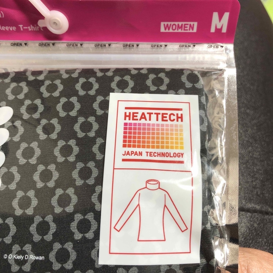 UNIQLO(ユニクロ)のユニクロ　ヒートテック  タートルネック　長袖　 レディースのトップス(Tシャツ(長袖/七分))の商品写真