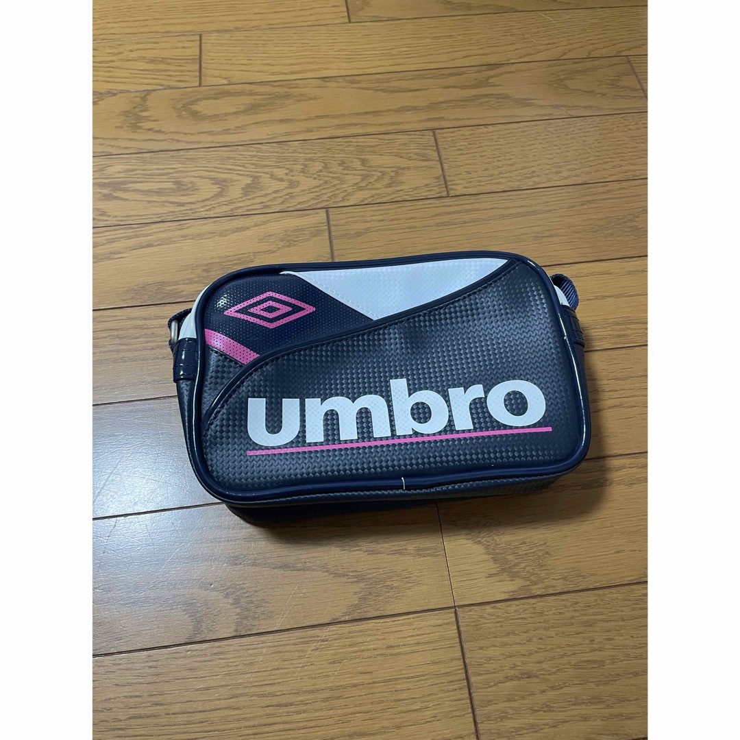 UMBRO(アンブロ)のumbro アンブロ　ショルダーバッグ　マルチポーチ　ナイロンポーチ　サック スポーツ/アウトドアのサッカー/フットサル(その他)の商品写真