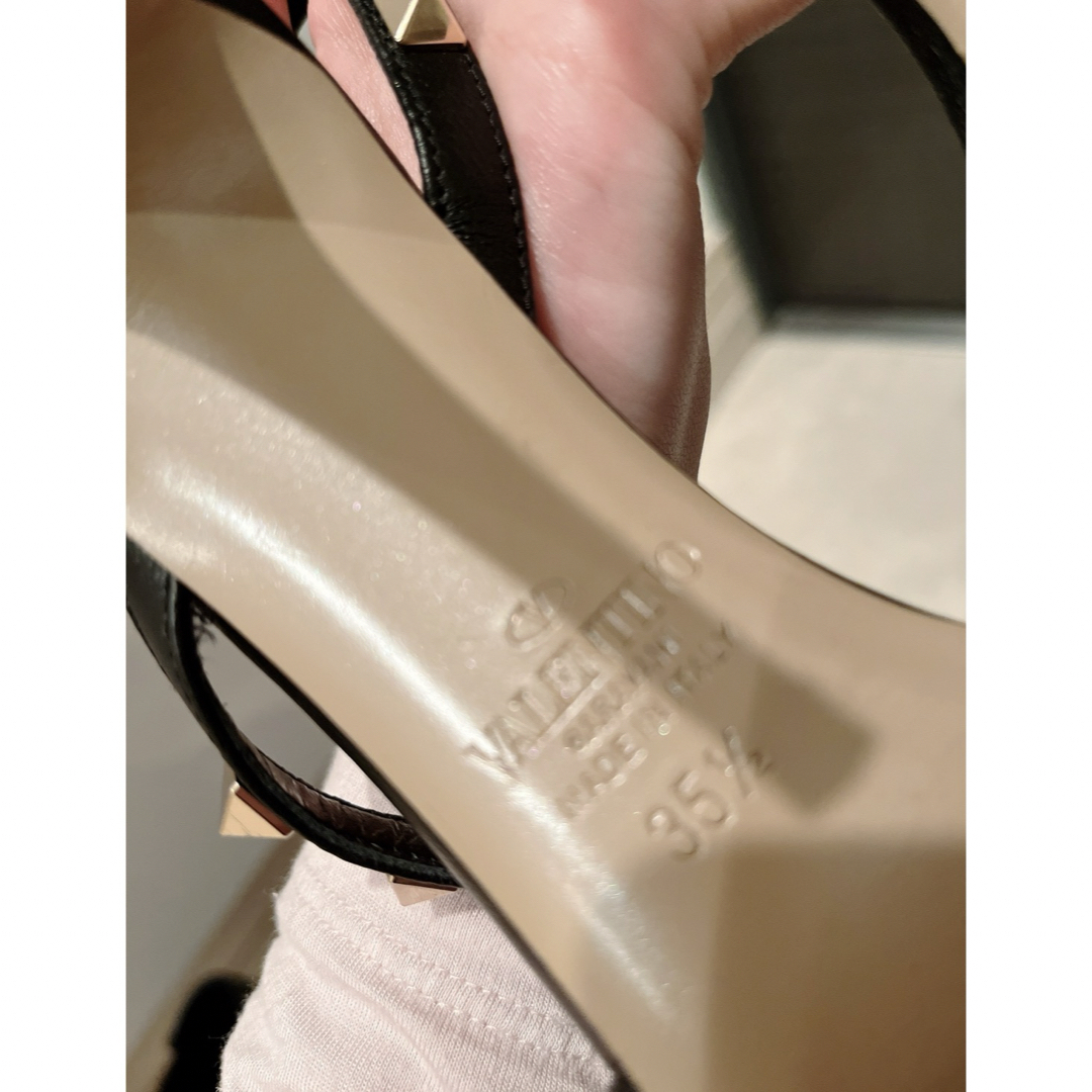 valentino garavani(ヴァレンティノガラヴァーニ)の【美品】valentinoヴァレンティノ スタッズ パンプス 35 1/2 レディースの靴/シューズ(ハイヒール/パンプス)の商品写真