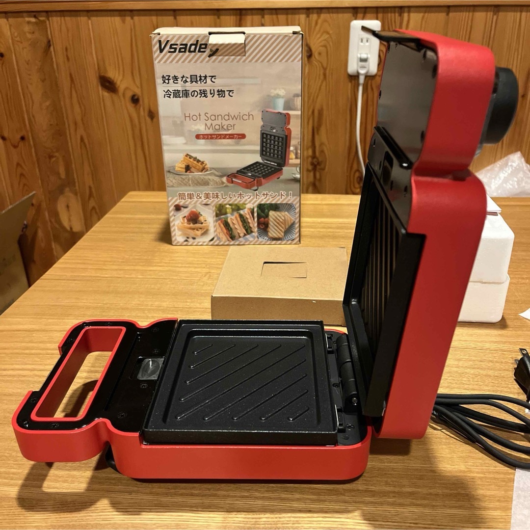 お値下げ！　Vsadey  ホットサンドメーカー　レッド スマホ/家電/カメラの調理家電(サンドメーカー)の商品写真