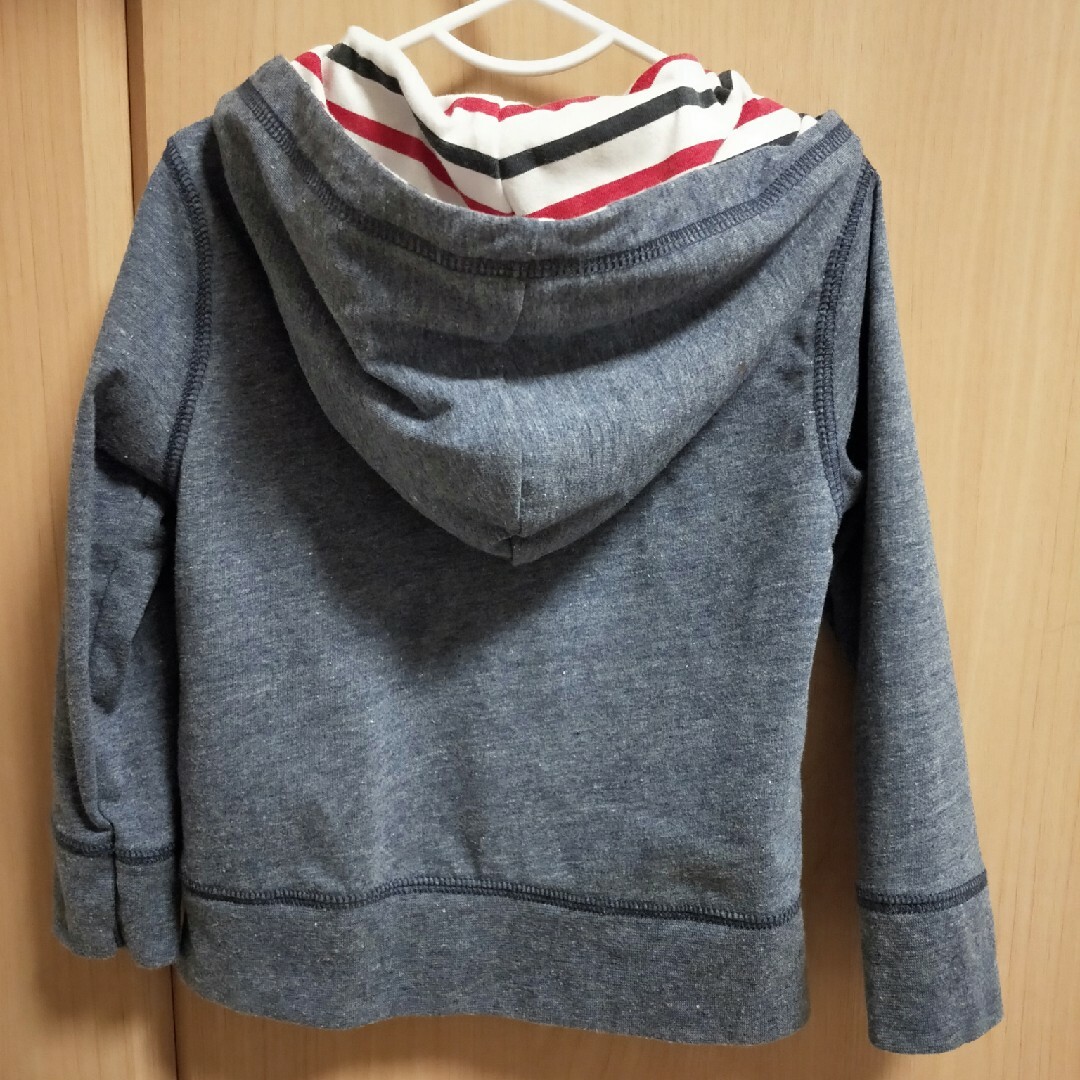 パーカー　95 キッズ/ベビー/マタニティのキッズ服男の子用(90cm~)(ジャケット/上着)の商品写真