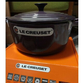 ルクルーゼ(LE CREUSET)のル・クルーゼ　鍋　22センチ　カシス(鍋/フライパン)