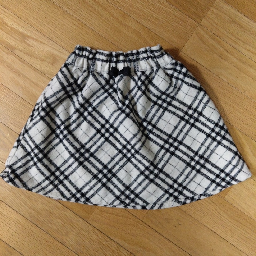 3can4on(サンカンシオン)の3can4on　スカート　130 キッズ/ベビー/マタニティのキッズ服女の子用(90cm~)(スカート)の商品写真