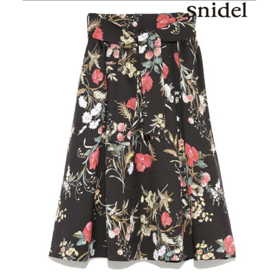 SNIDEL(スナイデル)のスナイデル❀クラシカルフラワーフレアスカート レディースのスカート(ひざ丈スカート)の商品写真