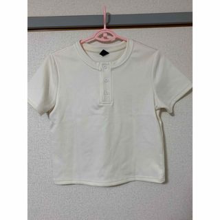 シーイン(SHEIN)のSHEIN ボタン付きリブトップス(カットソー(半袖/袖なし))