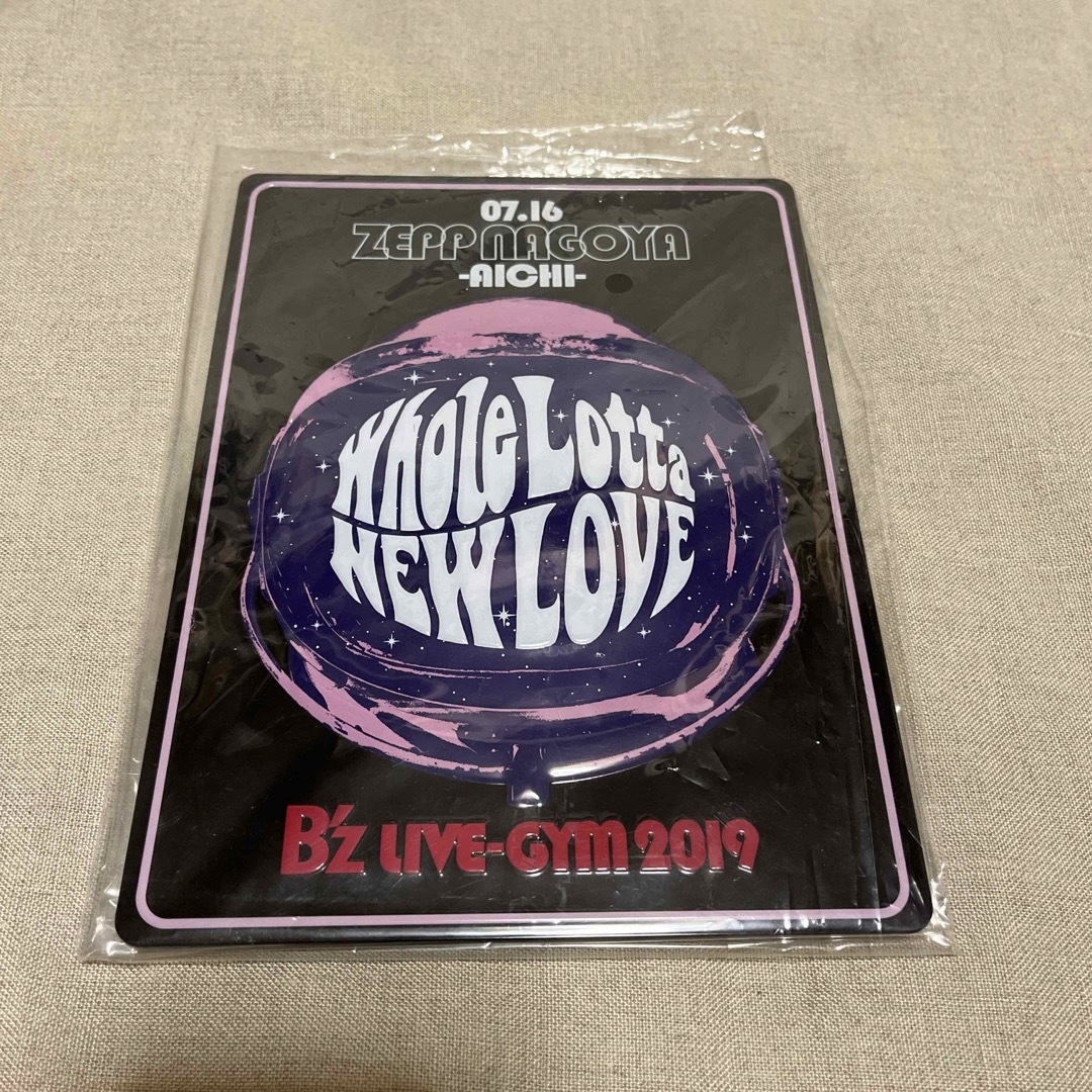 B'z(ビーズ)のB'z ★メモリアルプレート ZEPP nagoya レア エンタメ/ホビーのタレントグッズ(ミュージシャン)の商品写真