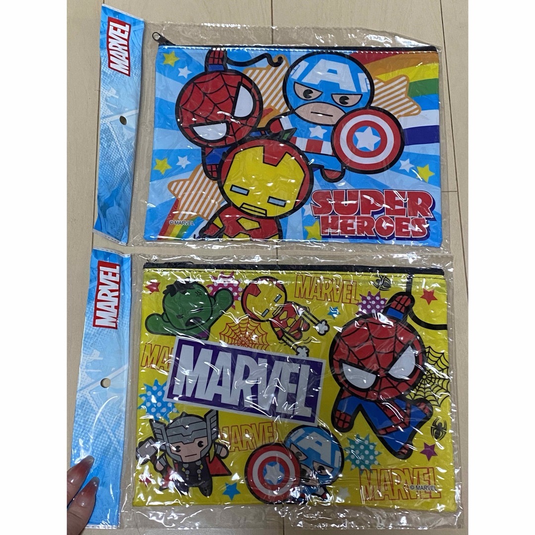 MARVEL(マーベル)のmarvel A5ポーチ 2個セット エンタメ/ホビーのアニメグッズ(その他)の商品写真