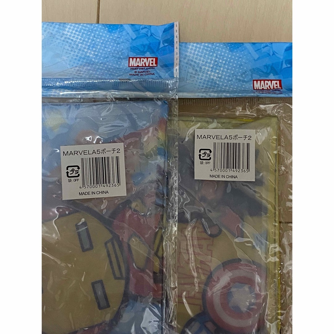 MARVEL(マーベル)のmarvel A5ポーチ 2個セット エンタメ/ホビーのアニメグッズ(その他)の商品写真