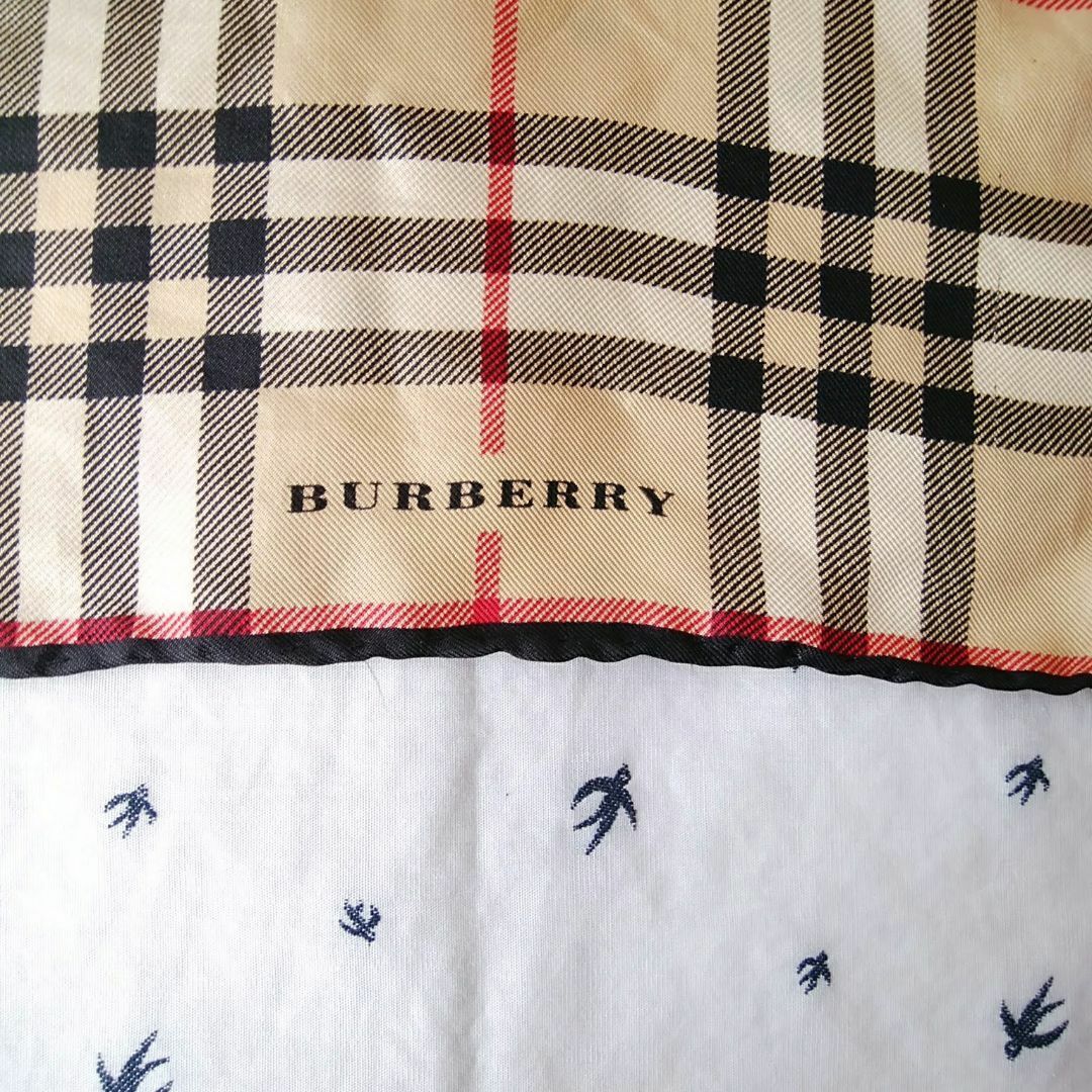 BURBERRY(バーバリー)の【Rii様専用】BURBERRY 　バーバリー　シルクスカーフ レディースのファッション小物(バンダナ/スカーフ)の商品写真