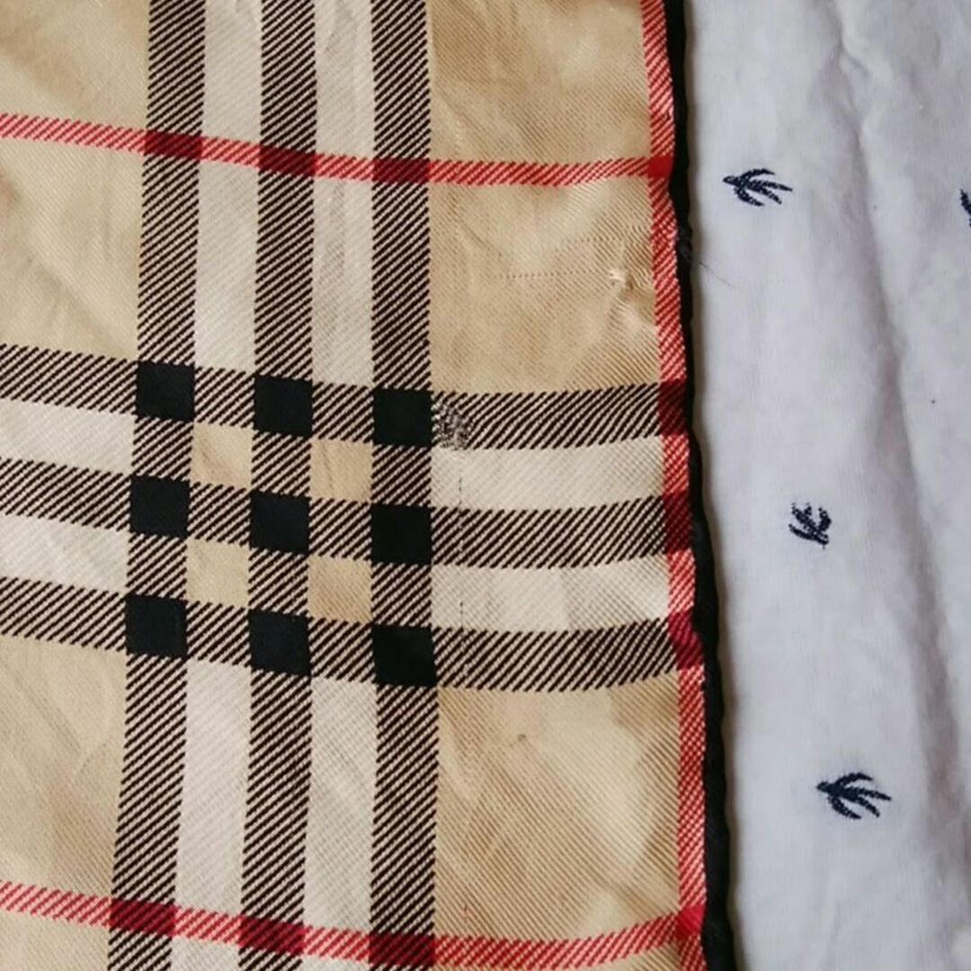 BURBERRY(バーバリー)の【Rii様専用】BURBERRY 　バーバリー　シルクスカーフ レディースのファッション小物(バンダナ/スカーフ)の商品写真