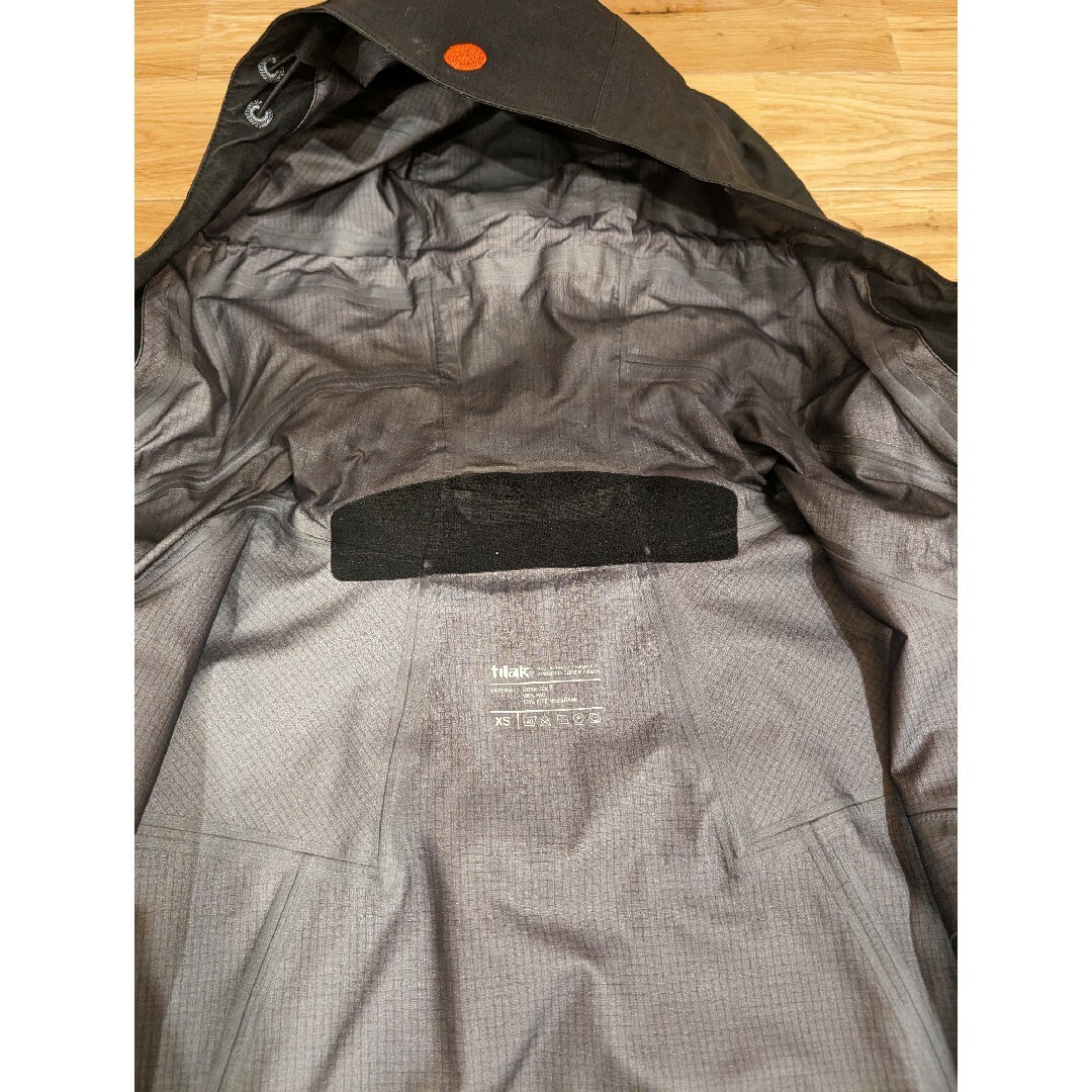 TILAK(ティラック)のTilak Evolution jacket XS ティラック　エボリューション メンズのジャケット/アウター(マウンテンパーカー)の商品写真